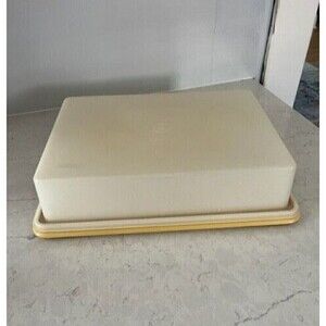 VINTAGE Tupperware Harvest Gold Rectangle 2 Piece Cake Carrier